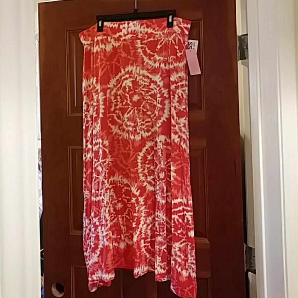 Orange tie-dye maxi skirt with studying detail